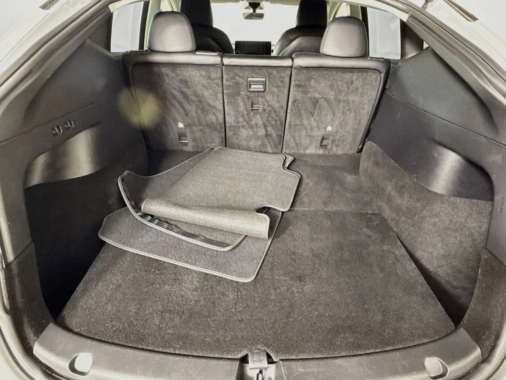 Used 2022 White Tesla Long Range image 26