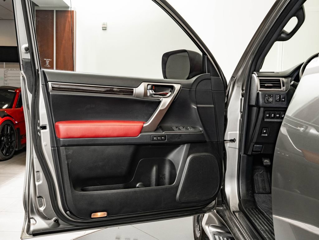 Used 2023 Atomic Silver Lexus 460 image 25