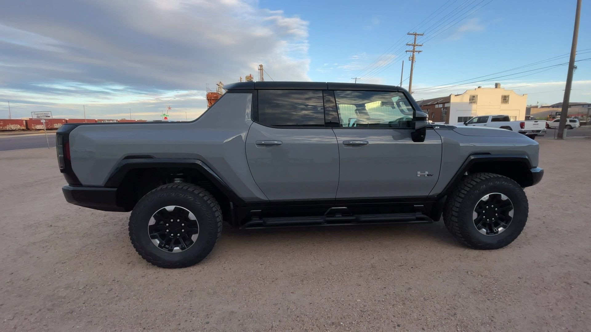 2025 GMC HUMMER EV 2X - Photo 37