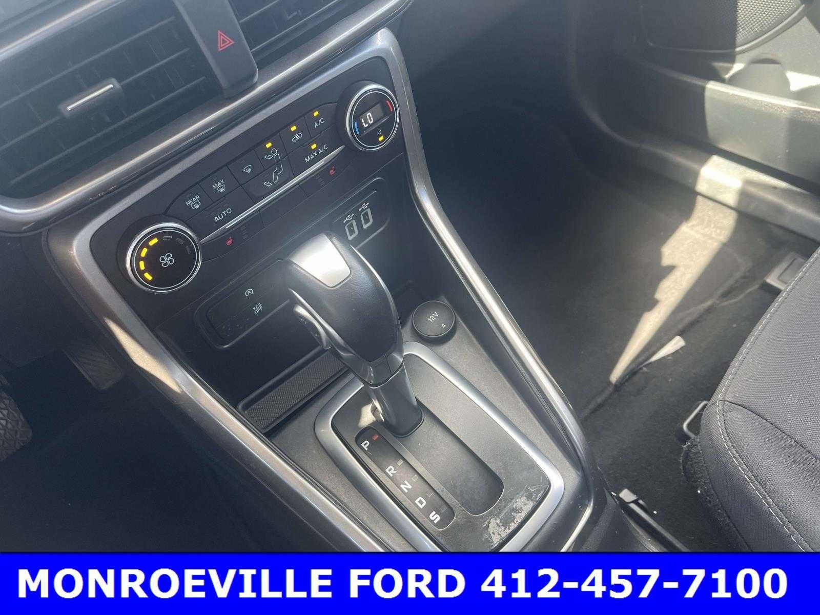 Used 2019 Blue Candy Metallic Tinted Clearcoat Ford SE image 31