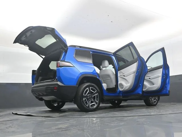 New 2026 Hydro Blue Pearl-Coat Exterior Paint Jeep Limited image 53
