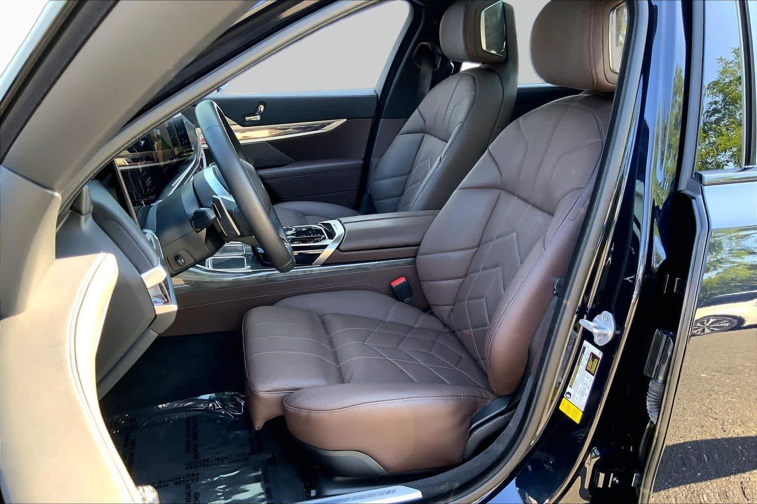 Certified Used 2023 Carbon Black Metallic BMW 740i image 7