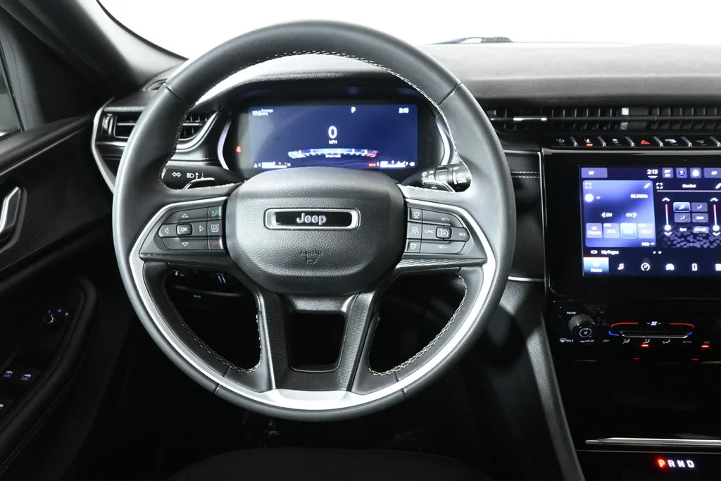 Used 2024 White Jeep Laredo image 18