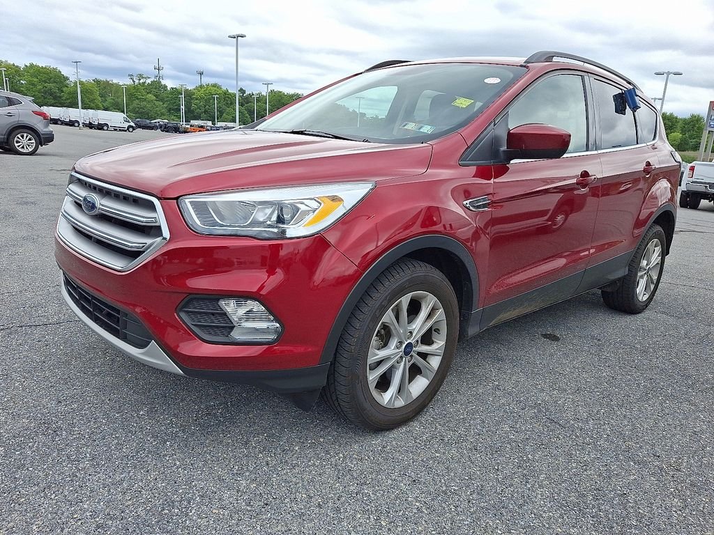 Used 2017 Red Ford SE image 3