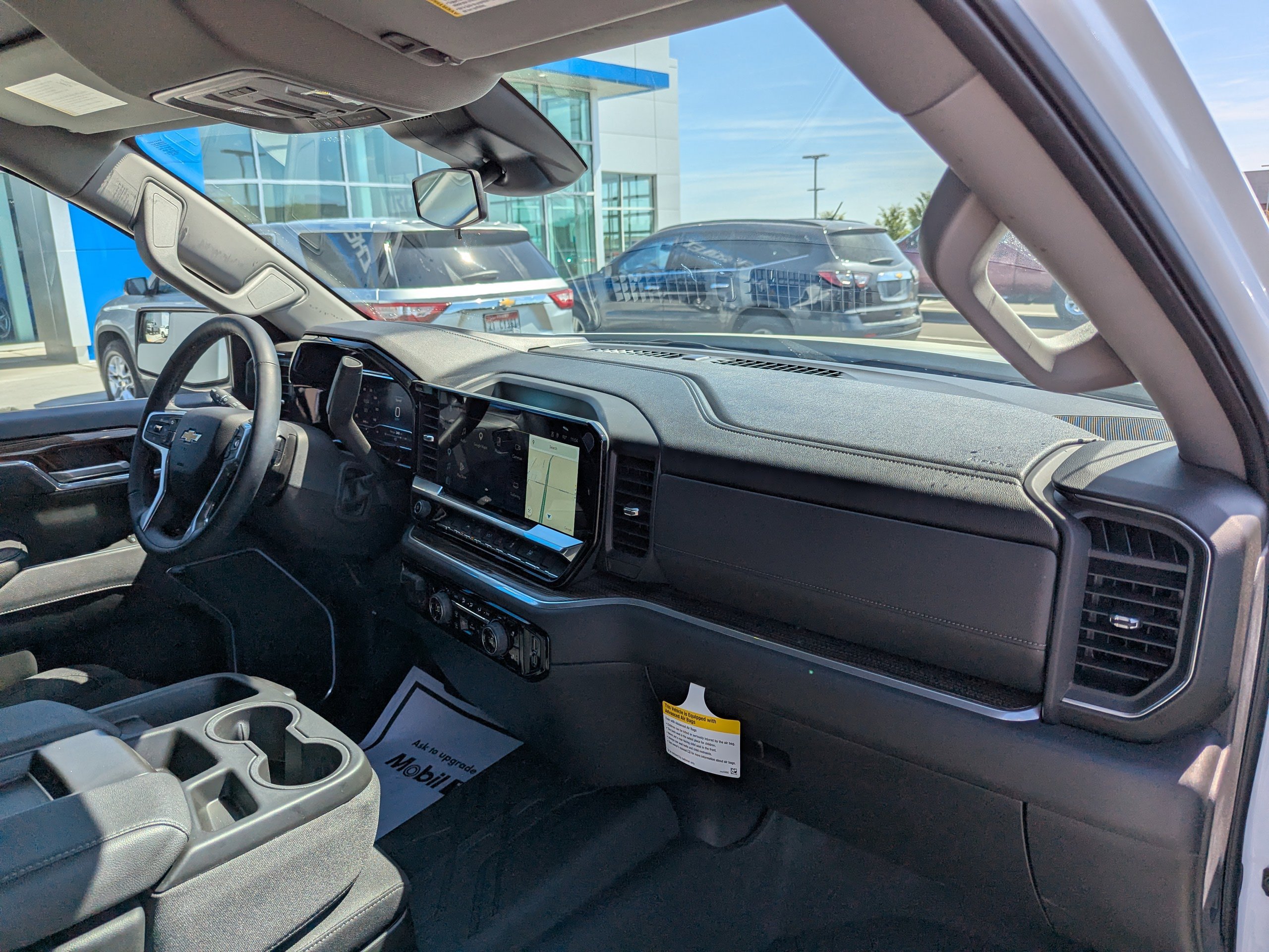 New 2025 Summit White Chevrolet LT image 40