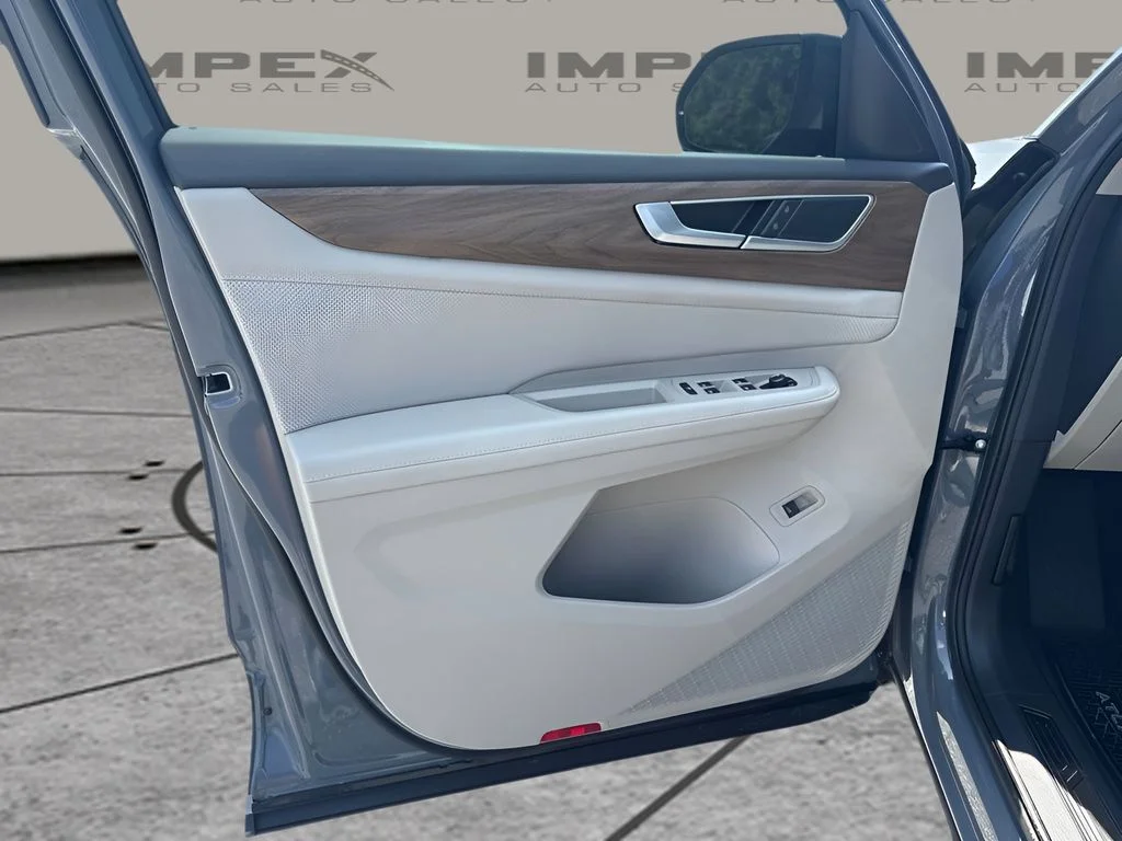 Used 2026  Volkswagen 2.0T SE w/Technology image 18