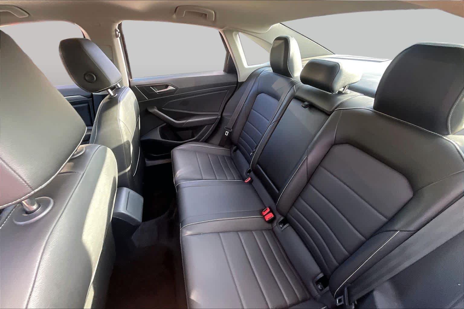 Used 2024 Deep Black Pearl Volkswagen SE image 20