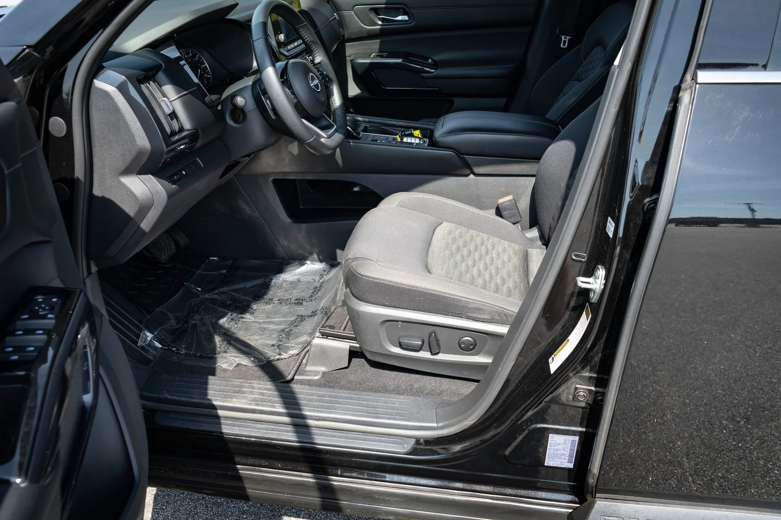 Used 2022 Black Nissan SV image 17