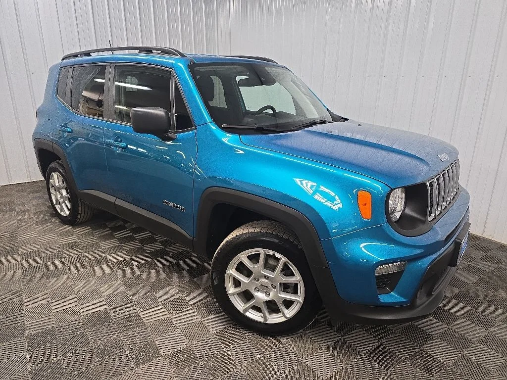 Used 2022 Teal Jeep Latitude image 7