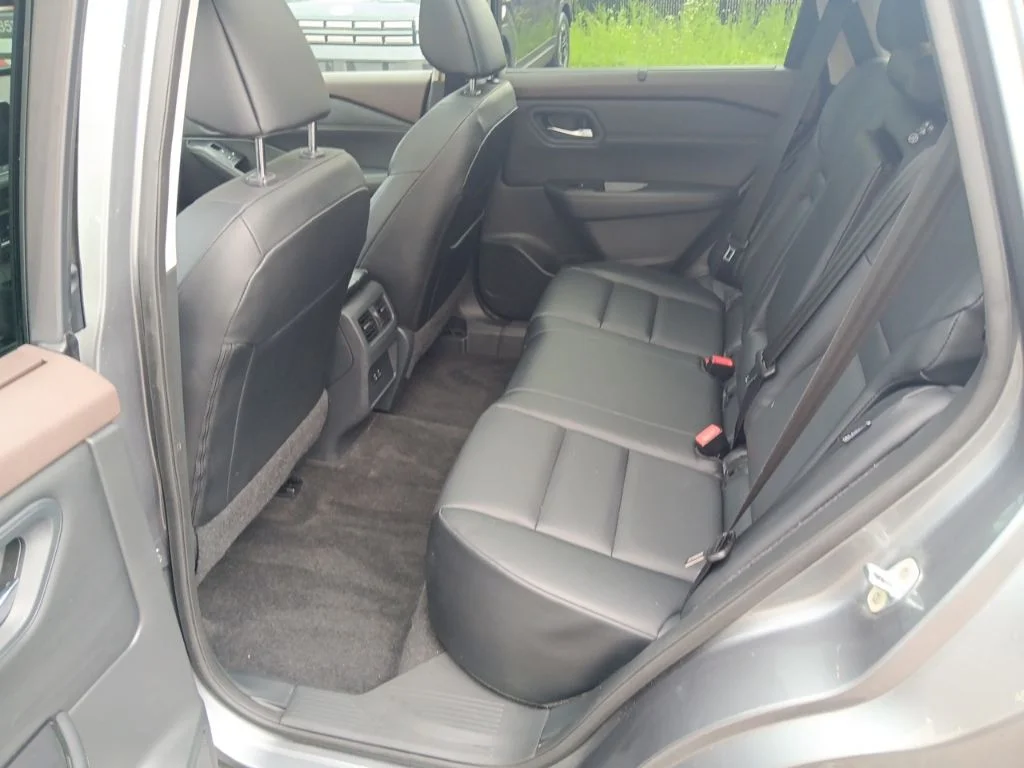 Used 2023 Gun Metallic Nissan SV image 30