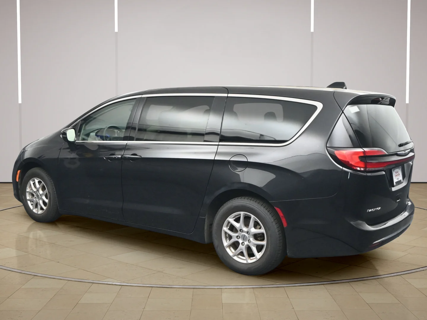 Used 2023 Brilliant Black Crystal Pearlcoat Chrysler Touring L image 5
