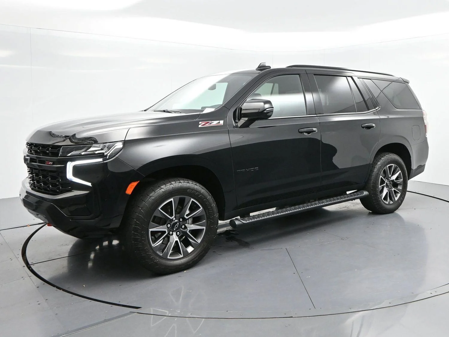 Used 2023 Black Chevrolet Z71 image 3