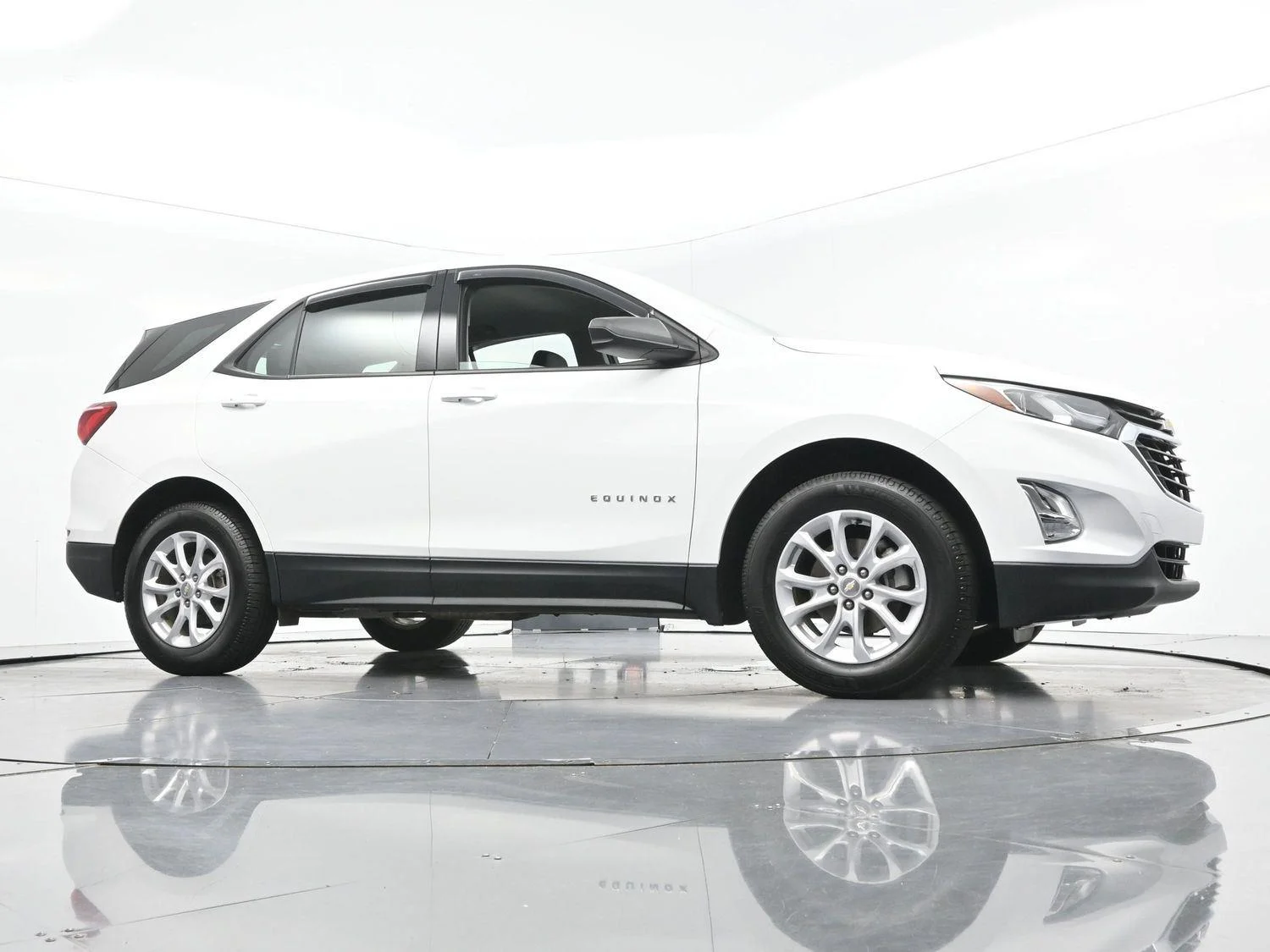 Used 2019 SUMMIT WHITE Chevrolet LS image 39