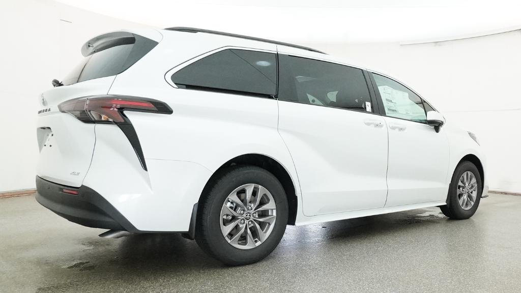 New 2026 Wind Chill Pearl Toyota XLE image 15
