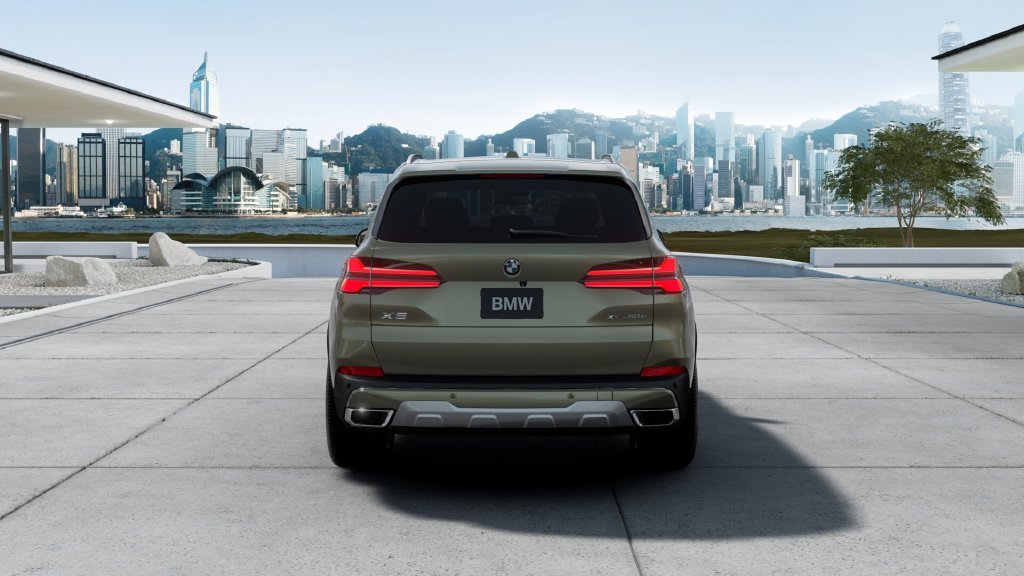 New 2026 Green Metallic BMW xDrive50e image 31