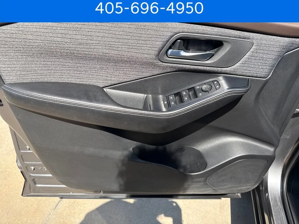 Pre-Owned 2023 Nissan Rogue SV