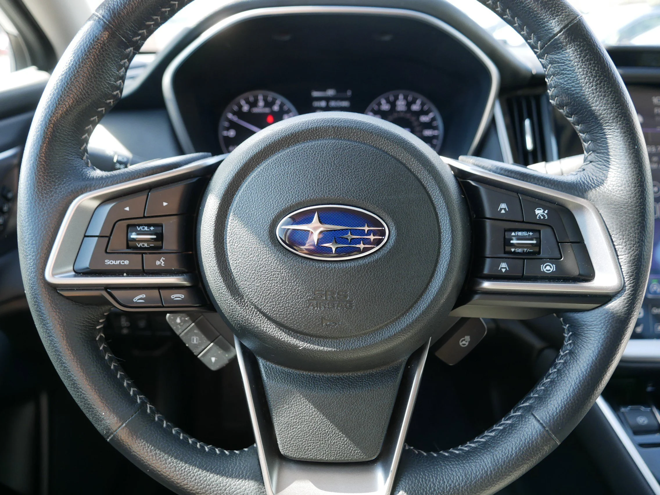 Used 2020 Crystal White Pearl Subaru Limited image 25