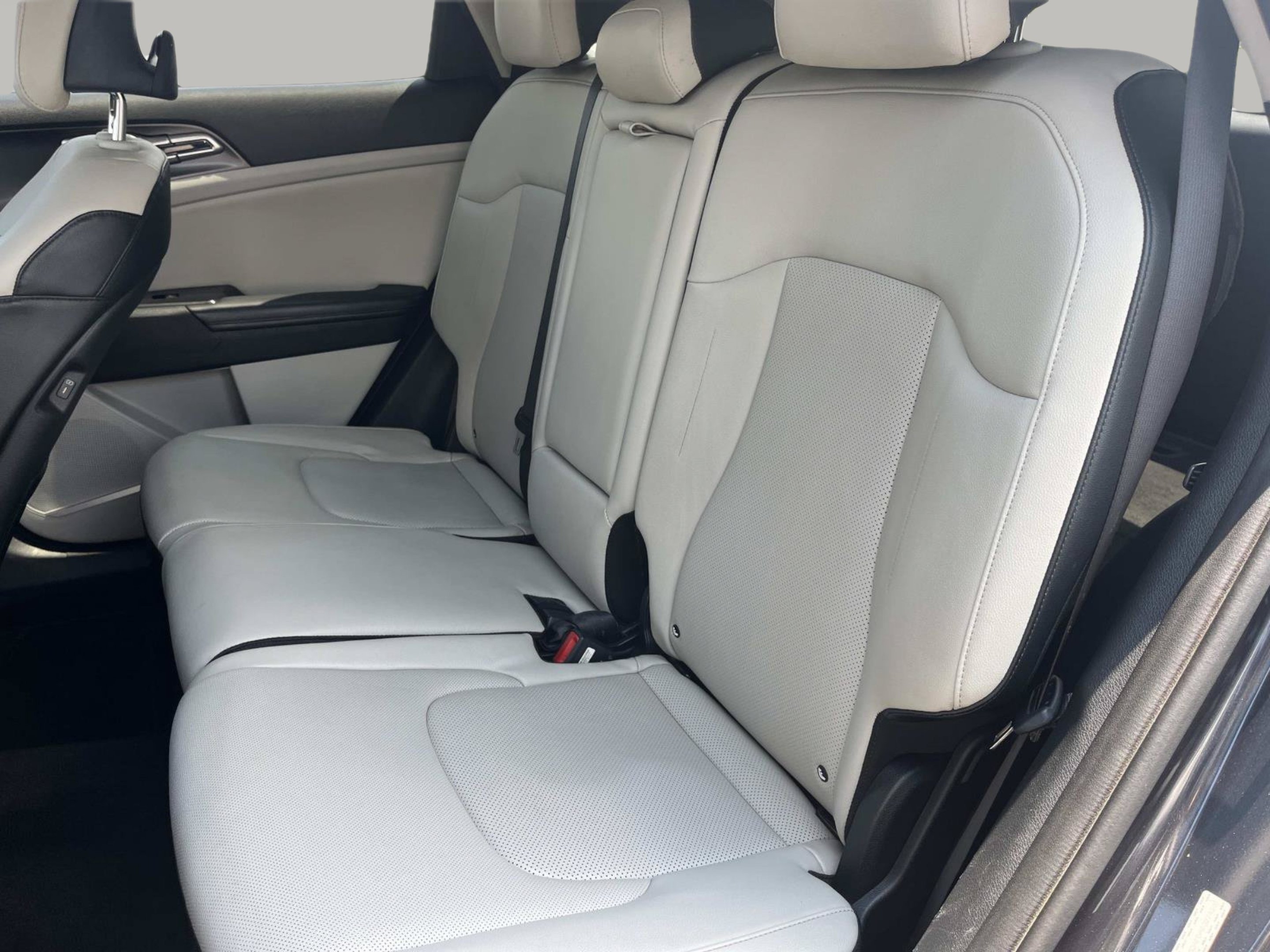 Used 2023 Gravity Gray Kia EX image 16