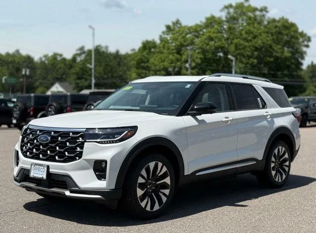 New 2026 Star White Metallic Tri-Coat Ford Platinum™ image 10