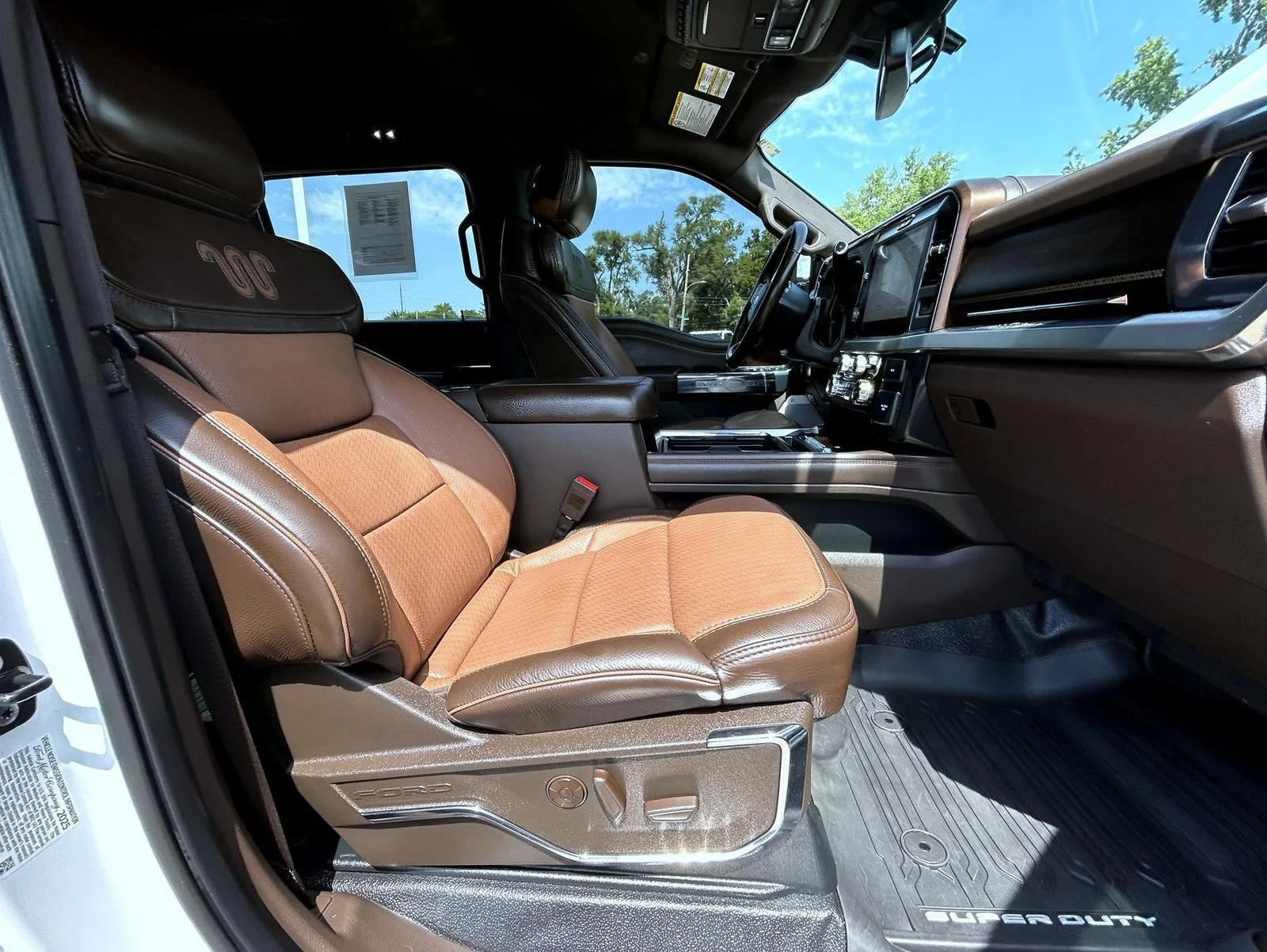 Used 2025 White Ford King Ranch image 15
