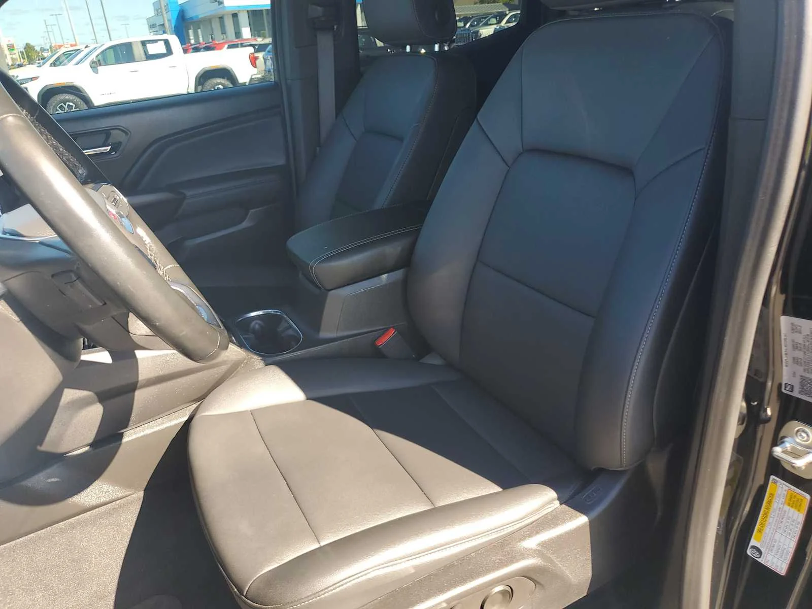 Used 2024 Onyx Black GMC Elevation image 20