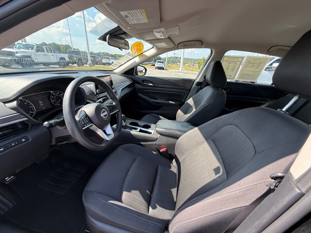 Used 2025 Black Nissan 2.5 SV image 20