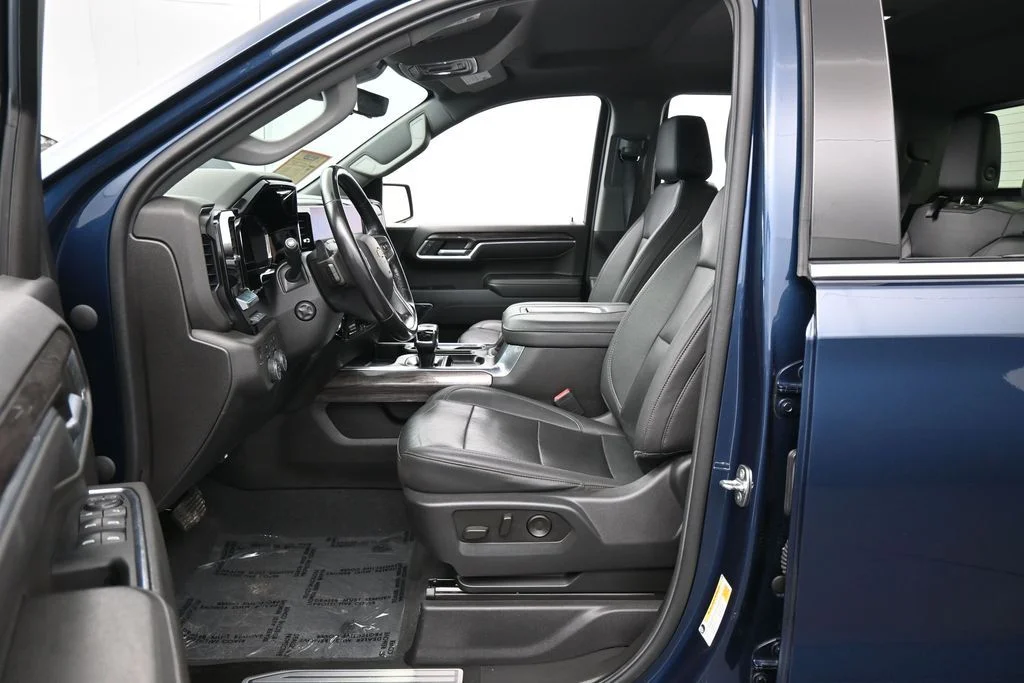 Used 2022 Northsky Blue Metallic Chevrolet LTZ image 11