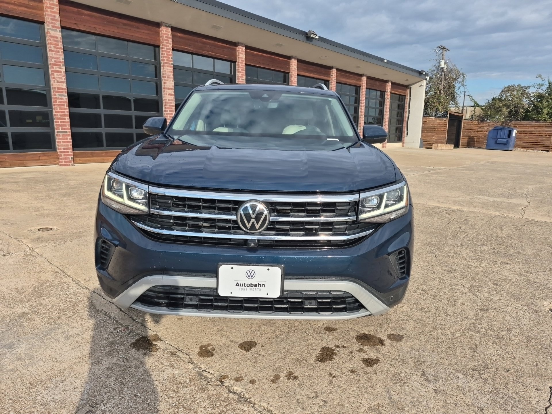 Used 2021 Blue Volkswagen SEL Premium image 2