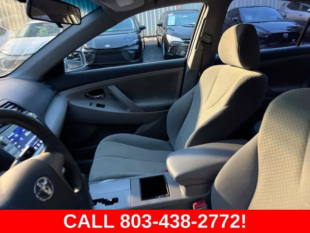 Used 2009 Silver Toyota  image 8
