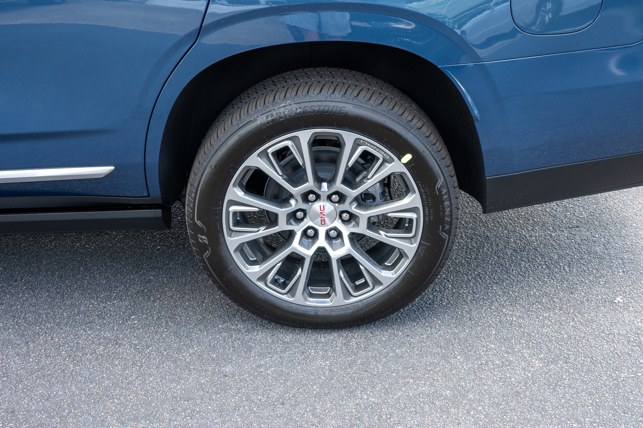 2026 GMC Yukon Denali - Photo 11
