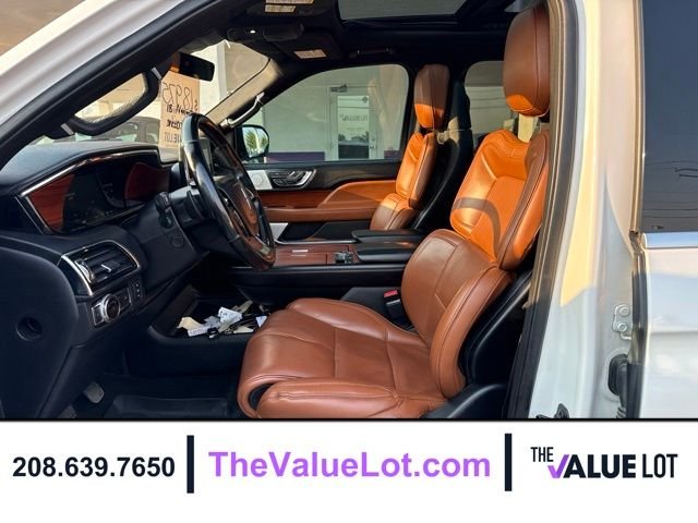 Used 2018 White Lincoln Reserve image 28