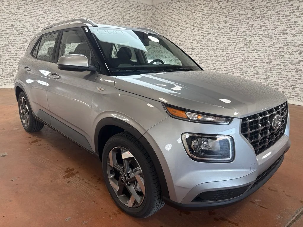 New 2026 Shimmering Silver Hyundai SEL image 1