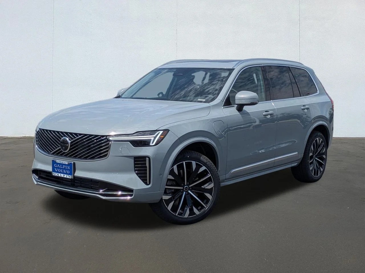2026 Volvo XC90 T8 Recharge Plus Bright 6-Seater 4WD's photo