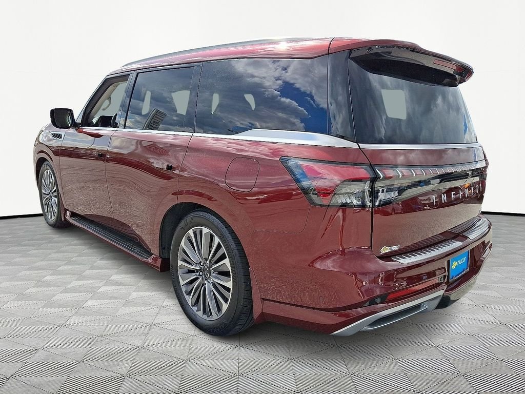 Used 2025 Red INFINITI LUXE image 5