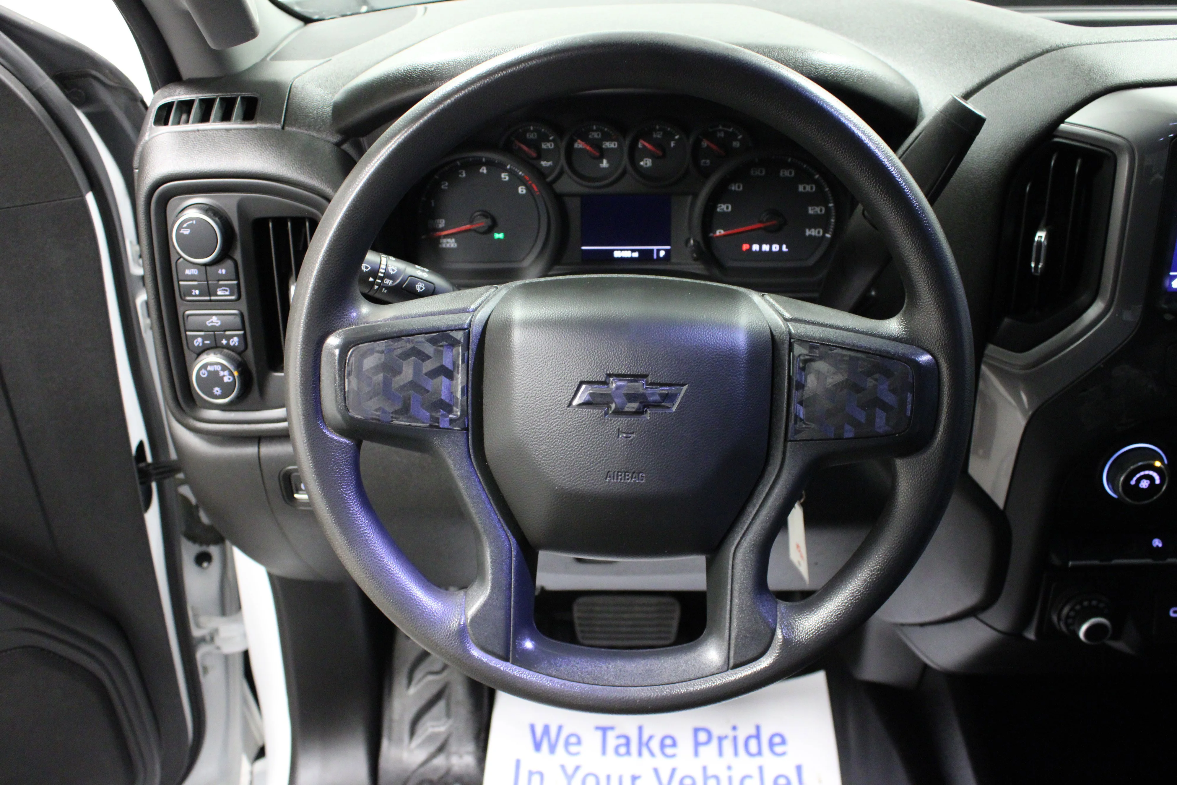 Used 2022 Summit White Chevrolet WT image 17
