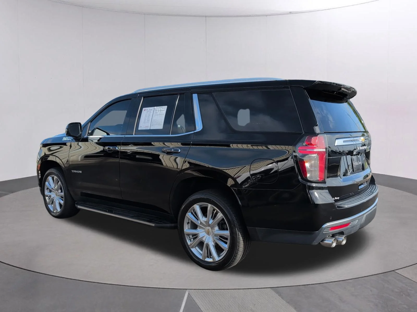 Used 2023 Black Chevrolet High Country image 3