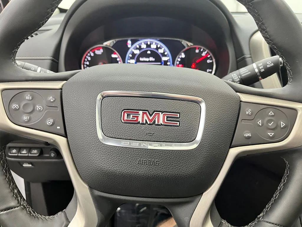 Used 2024 White GMC Denali image 24
