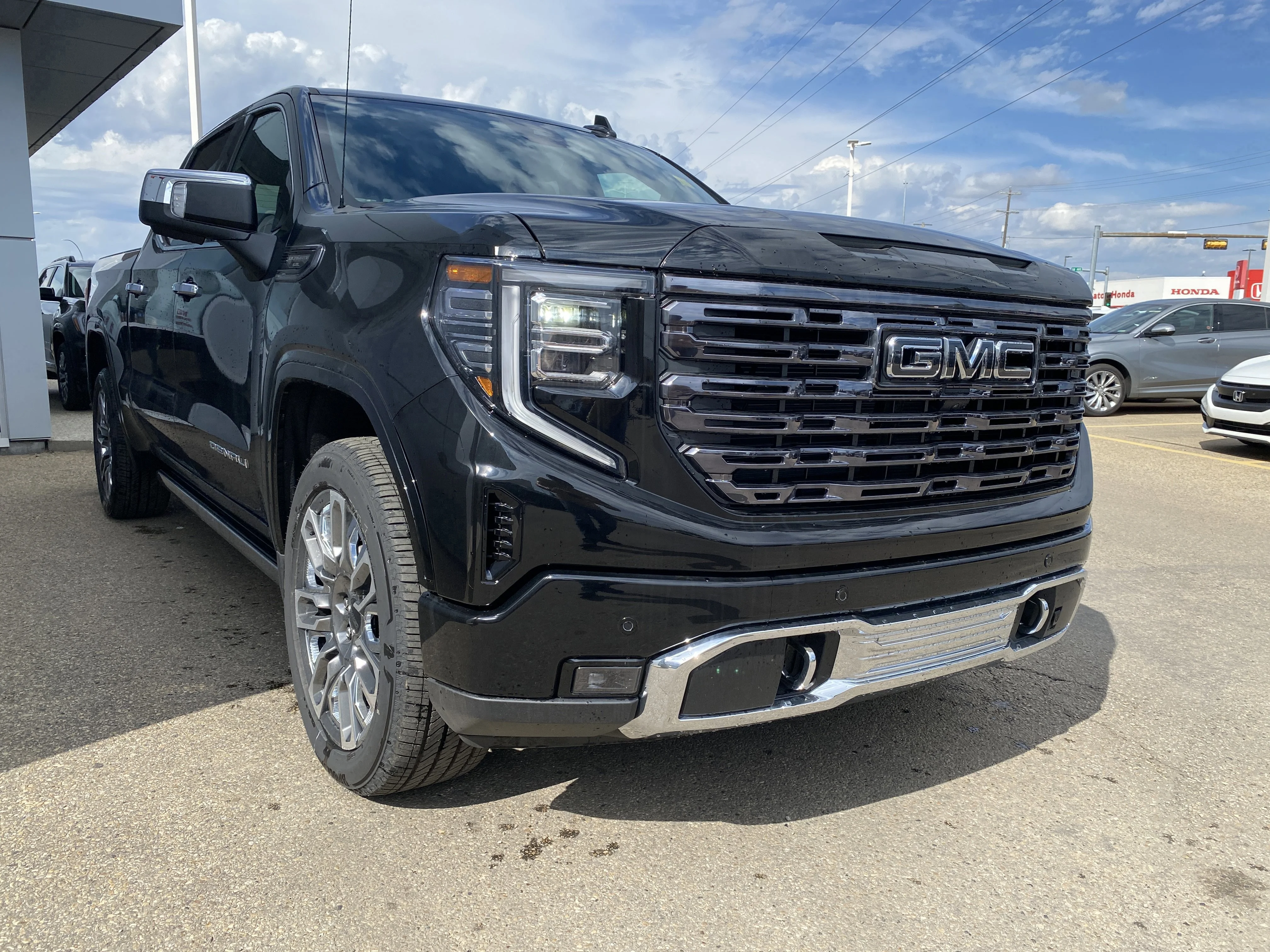 New 2026 ONYX BLACK GMC Denali Ultimate image 8