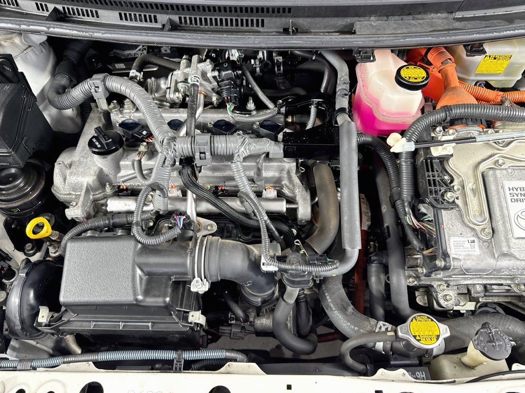 Used 2013 Super White Toyota Two image 34