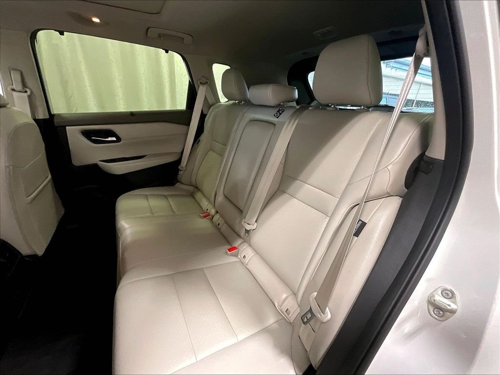 Used 2023 White Nissan SV image 15