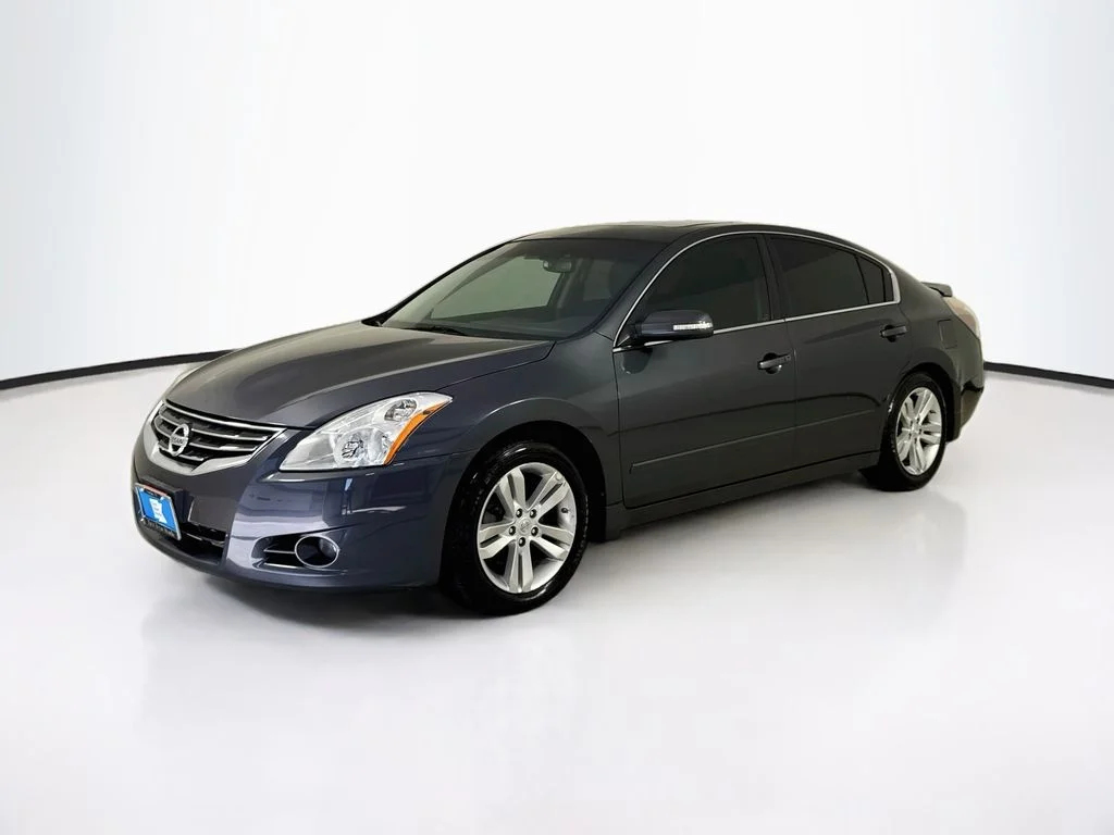 Used 2012 Dark Slate Metallic Nissan 3.5 SR image 3