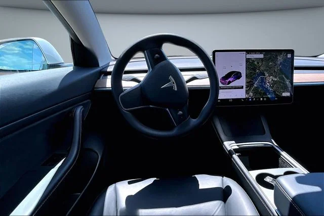 Used 2021 White Tesla Standard Range Plus image 8