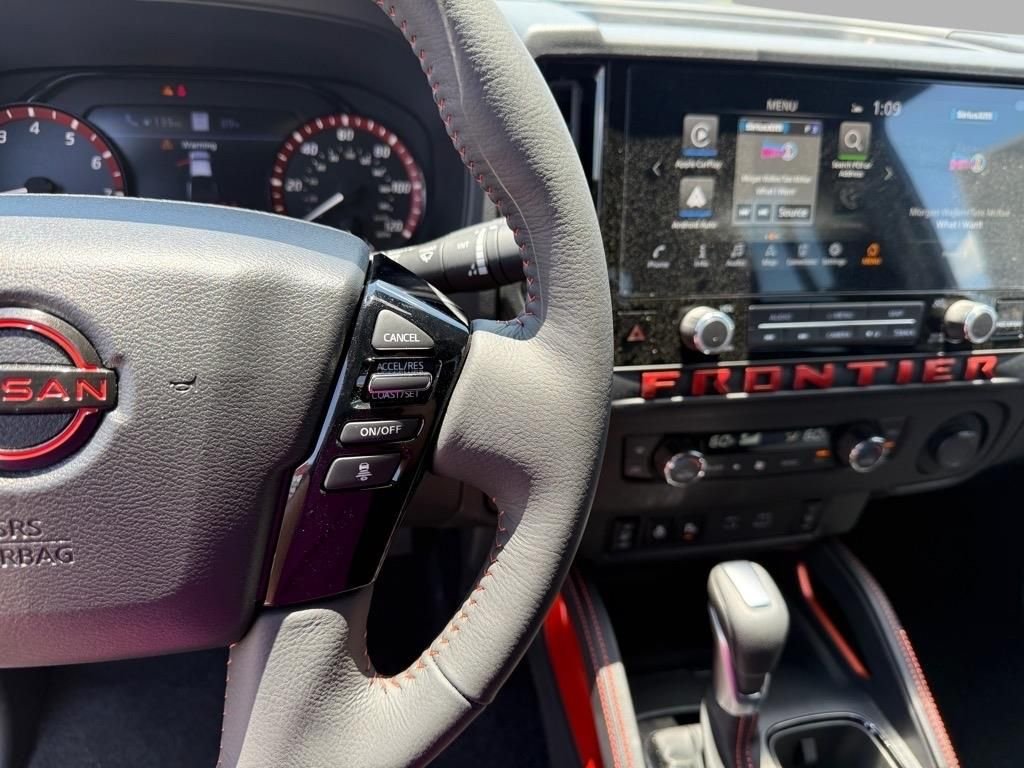 2025 Nissan Frontier PRO-4X - Photo 10