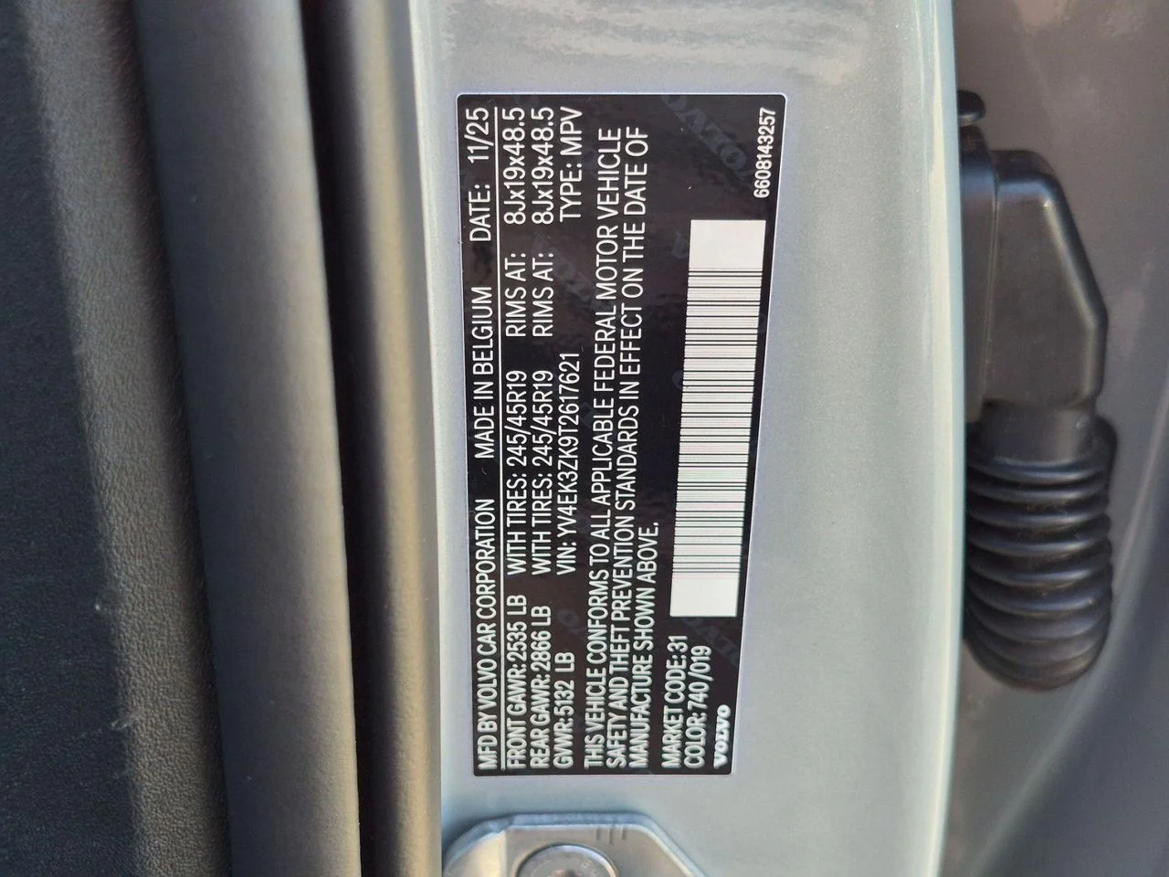 Used 2026 Vapour Grey Volvo Plus image 28