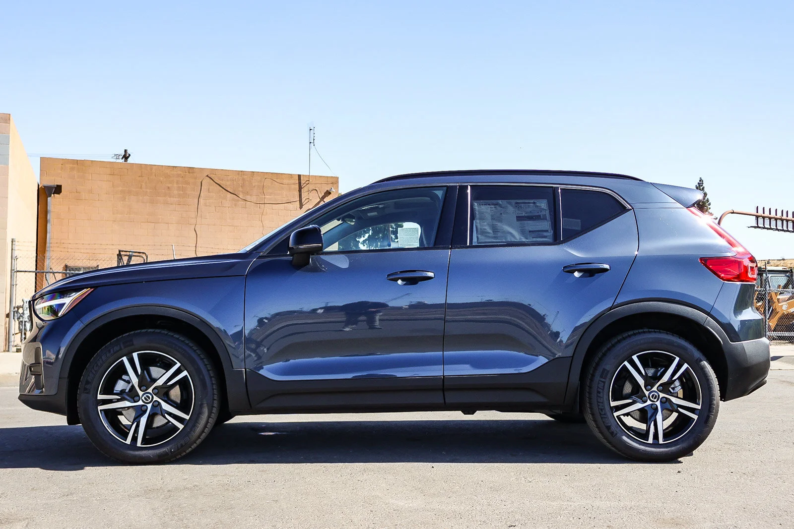 2026 Volvo XC40 Core - Photo 8