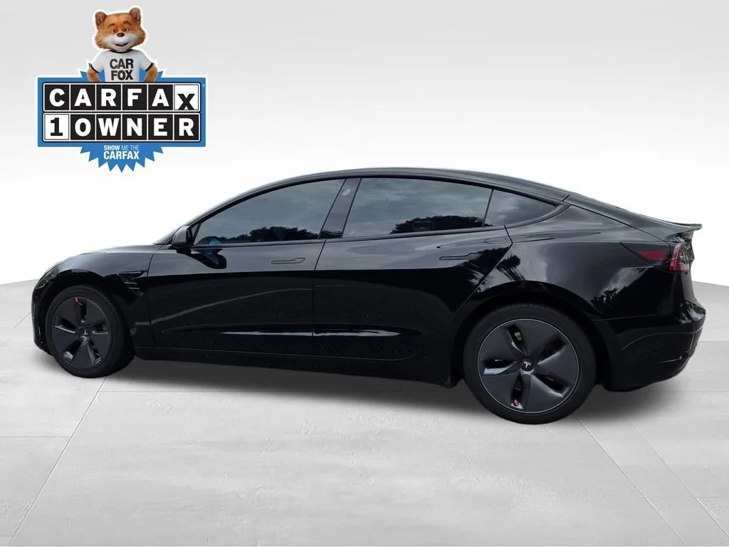 Used 2022  Tesla Long Range image 4