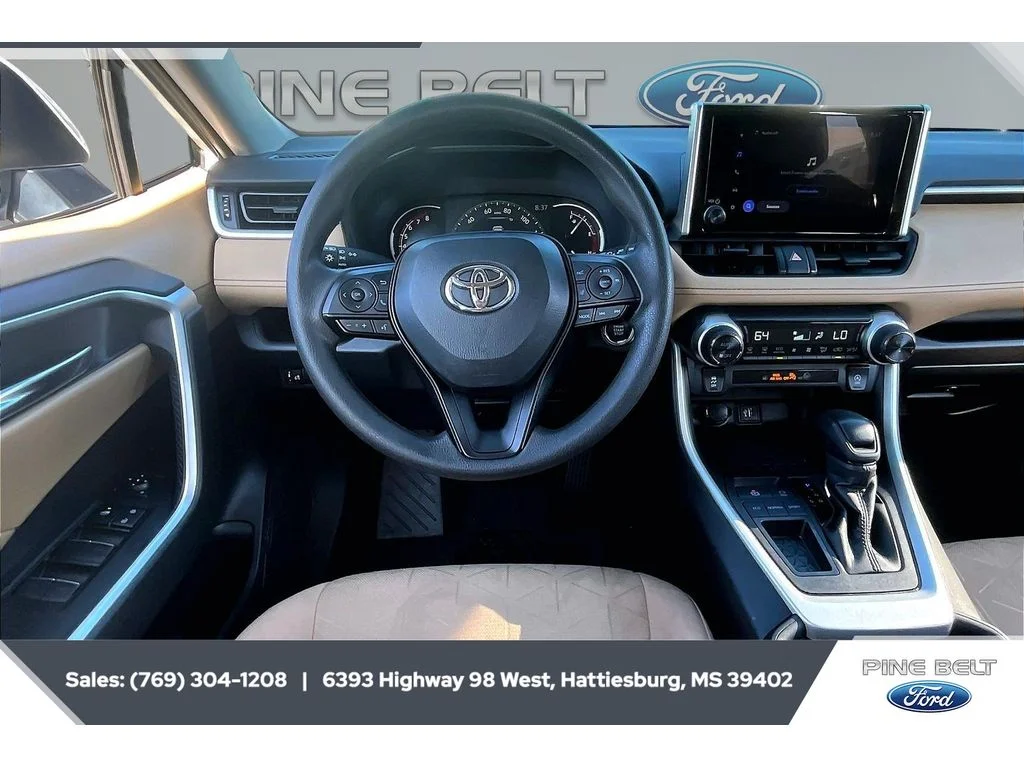Used 2024 Ice Cap Toyota XLE image 6
