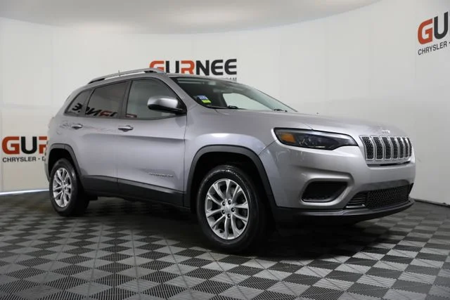 Used 2020 Silver Jeep Latitude image 22
