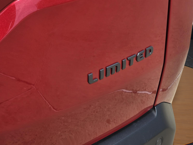 New 2026 Red Hot Pearl-Coat Exterior Paint Jeep Limited image 25