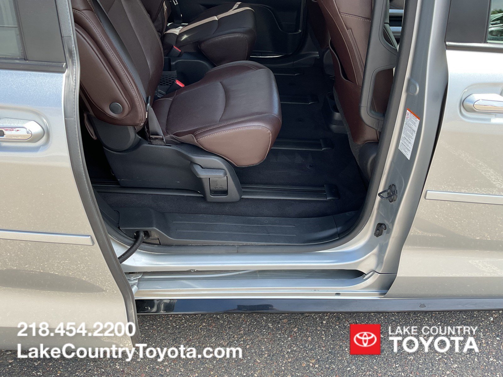 Used 2022 Silver Toyota Platinum image 17